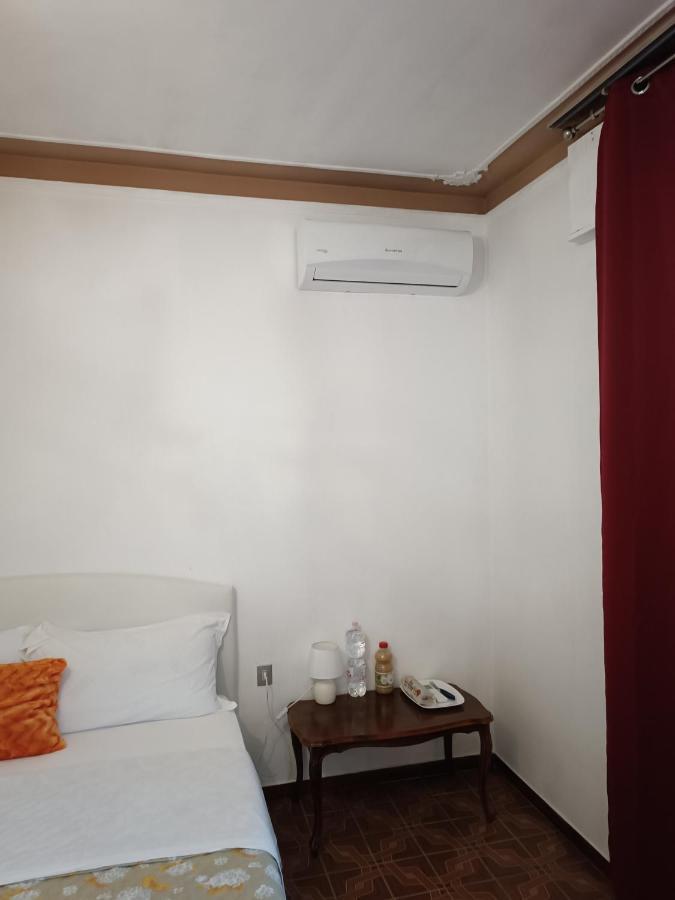 Locazione Turistica Bed & Breakfast Tessera Ngoại thất bức ảnh